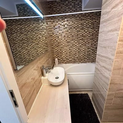 Alquiler a largo plazo de un piso de 3 habitaciones, 85 m², Constanza, Rumanía