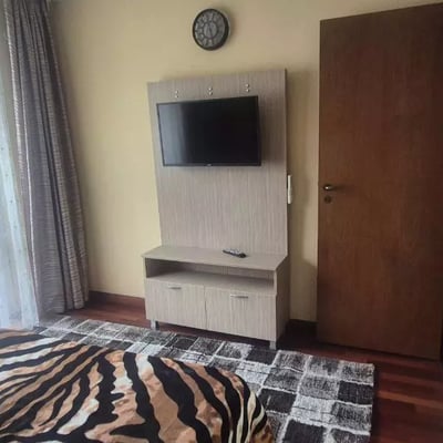 Alquiler a largo plazo de un piso de 3 habitaciones con 2 dormitorios, Varna, Bulgaria