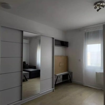 Alquiler a largo plazo de un estudio, 30 m², Nuevo Belgrado, Belgrado, Serbia