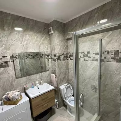 Location longue durée d’un superbe appartement de 2 pièces, 60 m², Mamaia, Constanța, Roumanie