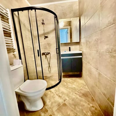 Alquiler a largo plazo de un piso de 2 habitaciones, 47 m², Chisináu, Moldavia