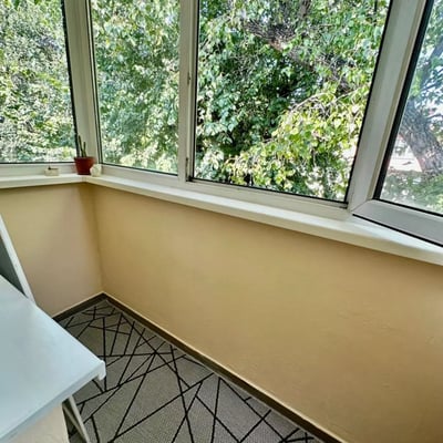 Alquiler a largo plazo de un piso de 2 habitaciones, 47 m², Chisináu, Moldavia