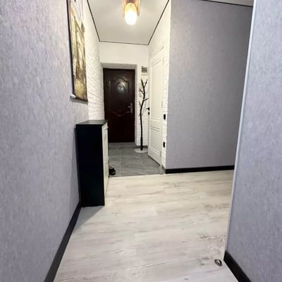 Alquiler a largo plazo de un piso de 2 habitaciones, 47 m², Chisináu, Moldavia