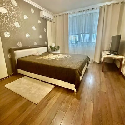 Alquiler a largo plazo de un piso de 2 habitaciones, 75 m², Botanica, Chisináu, Moldavia