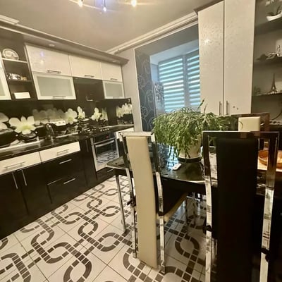 Alquiler a largo plazo de un piso de 2 habitaciones, 75 m², Botanica, Chisináu, Moldavia