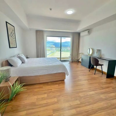 Location longue durée d’un appartement de 3 pièces, 130 m², Hai Chau, Da Nang, Vietnam