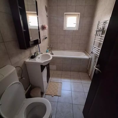 Rental of a comfortable 2-room apartment, 54 m², Inel 2, Constanța, Romania