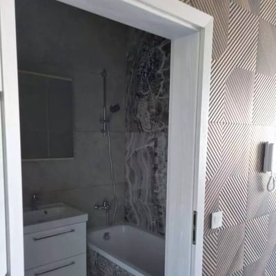 Location d’un appartement dans une résidence prestigieuse, 34 m², Wrocław, Pologne