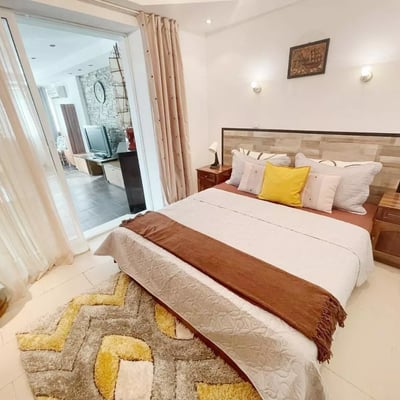 Miete einer gemütlichen 2-Zimmer-Wohnung mit Hof, Varna, Bulgarien