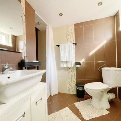 Miete einer gemütlichen 2-Zimmer-Wohnung mit Hof, Varna, Bulgarien