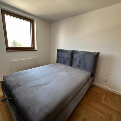 Alquiler de un espacioso apartamento de 3 habitaciones, 90 m², centro de la ciudad, Belgrado, Serbia