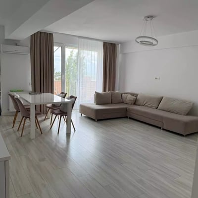 Miete komfortabler 3-Zimmer-Apartments, 70 m², Faleza Nord, Constanța, Rumänien