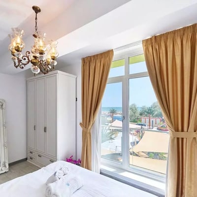 Rental of comfortable 3-room apartments, 75 m², Mamaia, Constanța, Romania