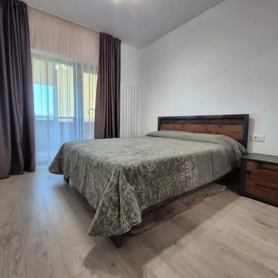 Alquiler de un acogedor apartamento de 3 habitaciones, 85 m², Tomis Nord, Constanța, Rumanía