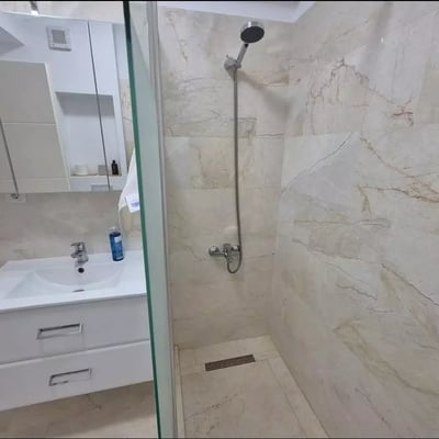 Alquiler de un acogedor apartamento de 3 habitaciones, 85 m², Tomis Nord, Constanța, Rumanía