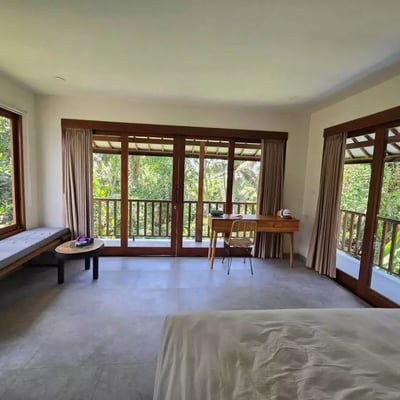 Miete einer Designer-Villa mit Dschungelblick, Lodtunduh, Ubud, Bali, Indonesien