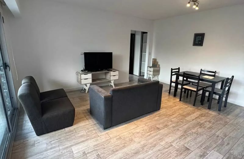 Long-term rental in Buenos Aires: Quiet 2-room apartment with balcony and pool in Palermo