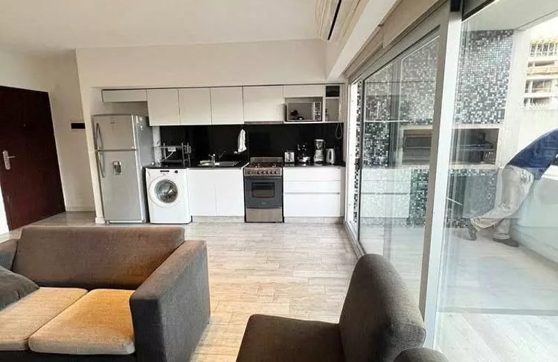 Long-term rental in Buenos Aires: Quiet 2-room apartment with balcony and pool in Palermo