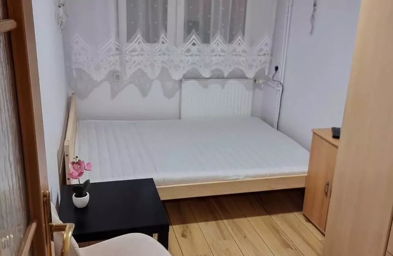 For Rent: 3-Bedroom Apartment 50 m² in Wrocław, Pet-Friendly 🐾