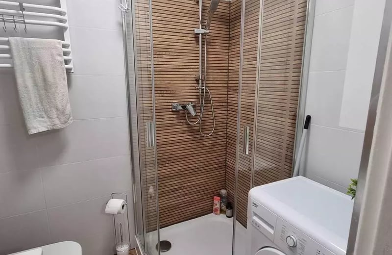 For Rent: 3-Bedroom Apartment 50 m² in Wrocław, Pet-Friendly 🐾