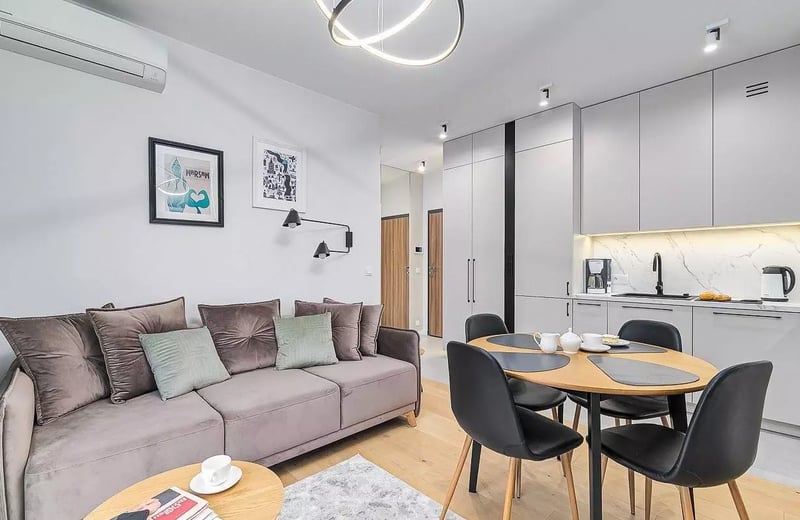 Alquiler de Apartamento de 2 Habitaciones, 36m², Calle Erazma Ciołka, Wola, Varsovia, Polonia