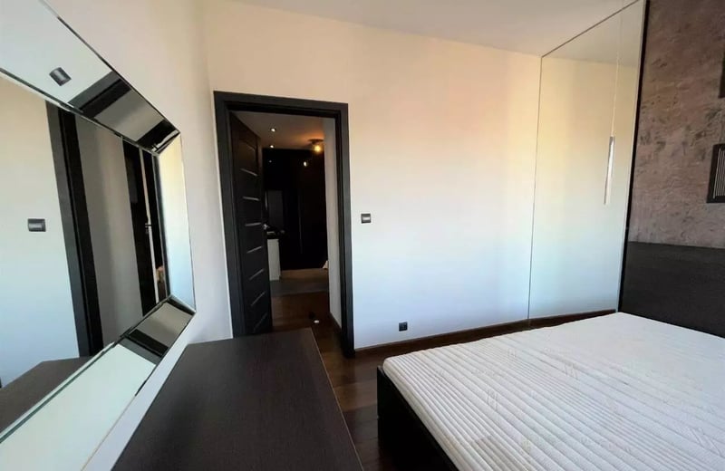 Alquiler a largo plazo: Apartamento de 2 habitaciones, al. Jana Pawła 2, distrito Czyżyny, Cracovia