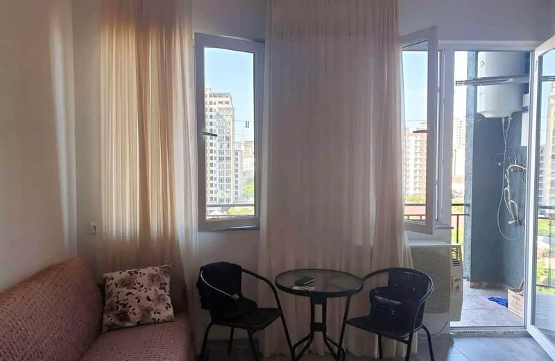 Alquiler a Largo Plazo: Apartamento 1+1, Calle Gudiashvili 14, Batumi