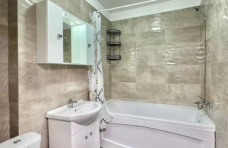 Long-term rental: One-bedroom studio apartment in "Militari Residence", Bucharest