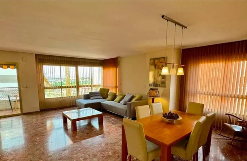 Long-term rental: 3-bedroom apartment, 122 m², Alicante, parking included