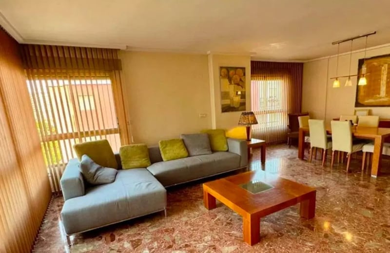 Long-term rental: 3-bedroom apartment, 122 m², Alicante, parking included