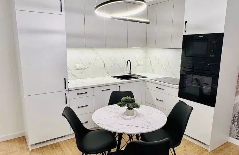Alquiler a largo plazo, apartamento de 2 habitaciones, 44 m², Varsovia, distrito de Praga-Południe, calle Optyków