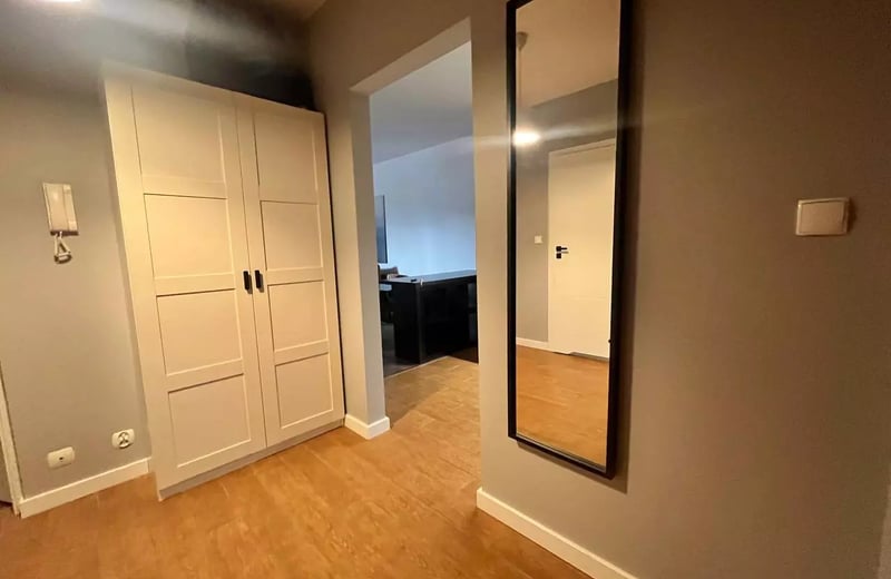 Alquiler a largo plazo de apartamento de 2 habitaciones en Cracovia, distrito Salwator, calle Senatorska