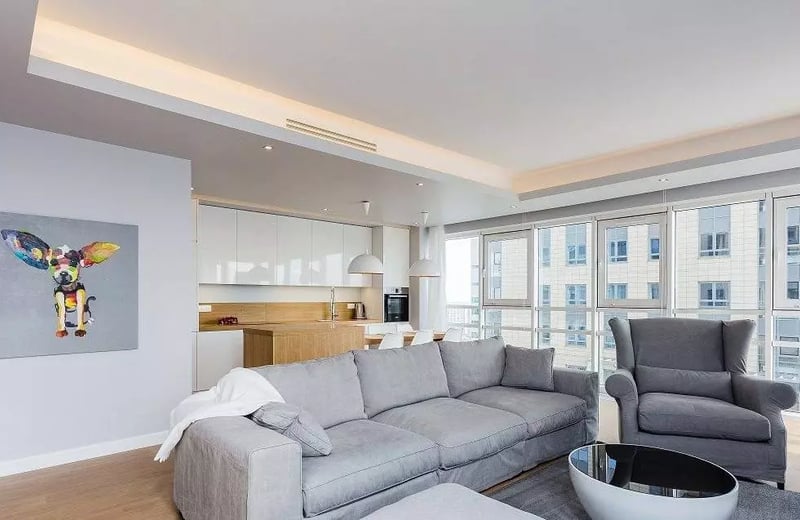 Long-term rental of a 3-rooms apartment 93 m2 in Warsaw, Wola district