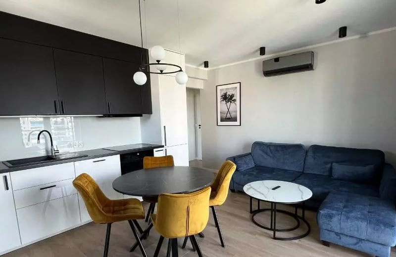 Long-term rental of a 4-rooms apartment in Kraków, Podgórze Duchackie district, Poland