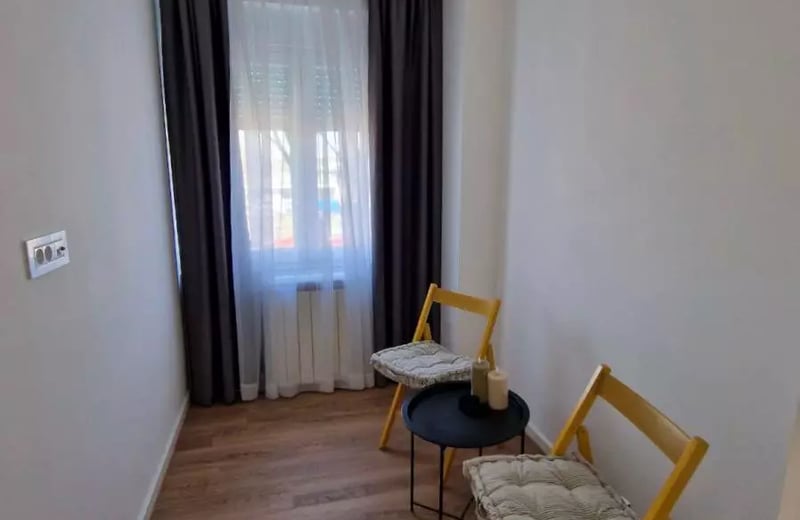 Long-term rental of a 3-room apartment in Senjak district, Belgrade, Serbia