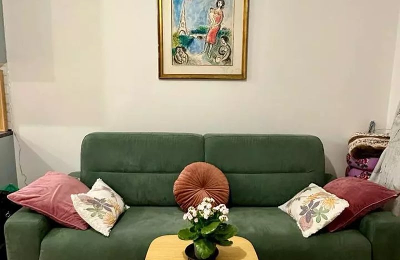 Long-term rental 2-bedroom apartment with balcony and parking in Courbevoie, France