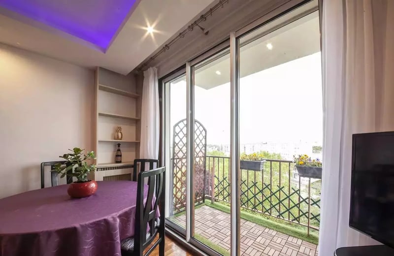 Alquiler a largo plazo – amplio apartamento de 3 habitaciones con balcón y parking en las afueras de París