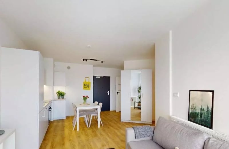 Long-term rental 4-room apartment near park and shops, Dębniki district, Kraków
