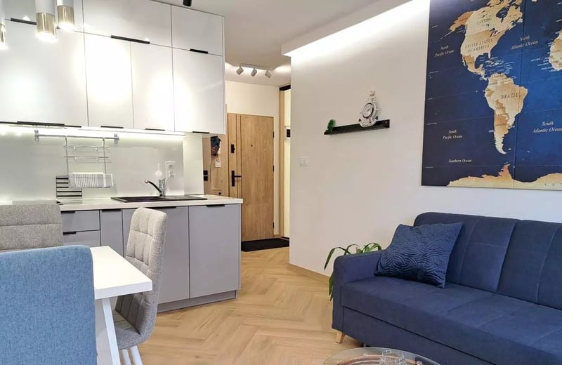 Alquiler a largo plazo piso moderno de 2 habitaciones con balcón en Zabłocie, Cracovia