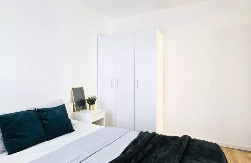 Long-term rental of a 4-room apartment near the park, Krakow
