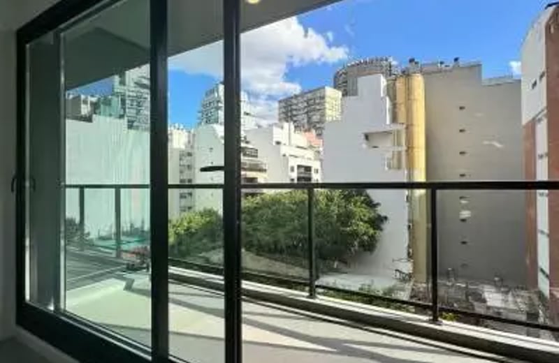 Long-term rental studio with balcony in Las Cañitas, Buenos Aires
