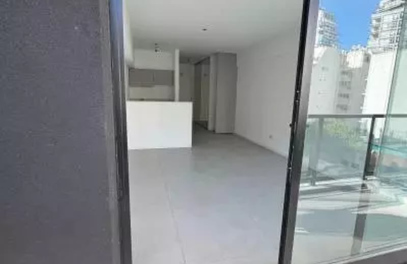 Long-term rental studio with balcony in Las Cañitas, Buenos Aires