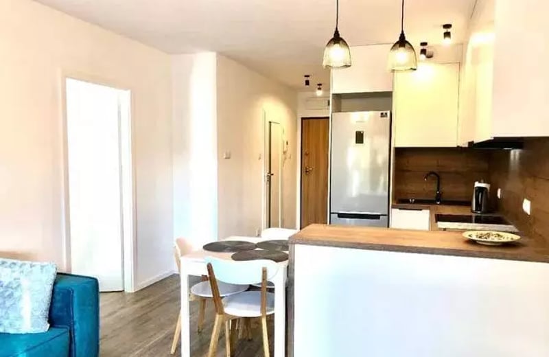 Long-term rental of a 2-room apartment 44 m² close to the city center, Wroclaw