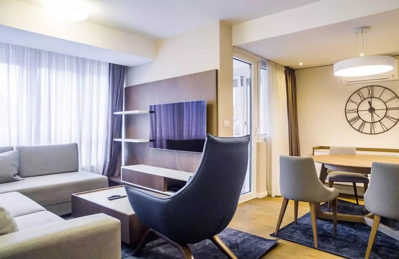 Long-term rental of a 4-room apartment near Tašmajdan Park, city center, Belgrade, Serbia