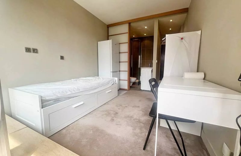 Alquiler a largo plazo estudio de 14m² con balcón en las afueras de París — Boulogne-Billancourt, Francia