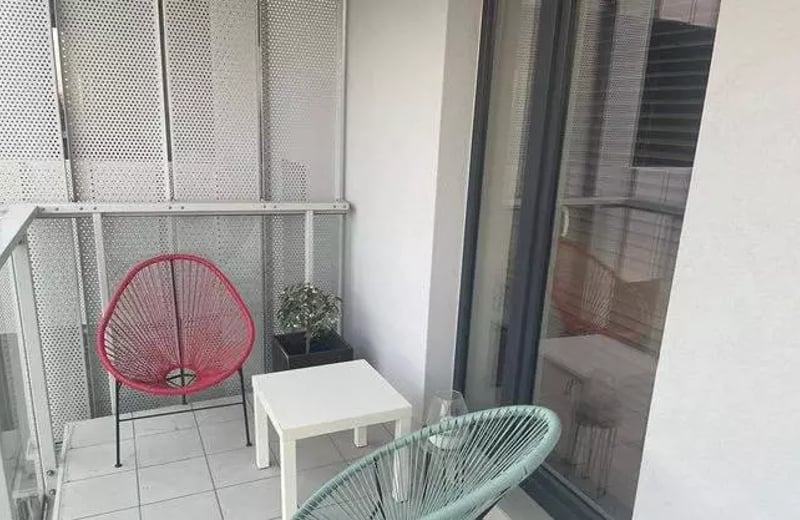 Long-term rental in Warsaw — 2-room 47 m² apartment with spacious balcony and parking, Praga-Południe