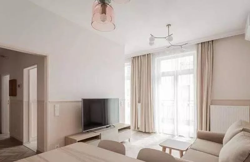 Long-term rental in Warsaw, Ochota — 2-room 45 m² apartment with terrace and air conditioning