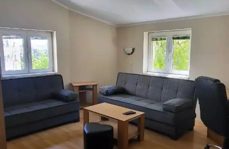 Alquiler a largo plazo en Belgrado — apartamento de 1 ambiente y 35 m² con aire acondicionado y calefacción eléctrica en el barrio de Voždovac