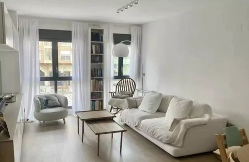 Long-term rental in Alicante — 3-bedroom apartment with terrace & parking, 130 m² near the center