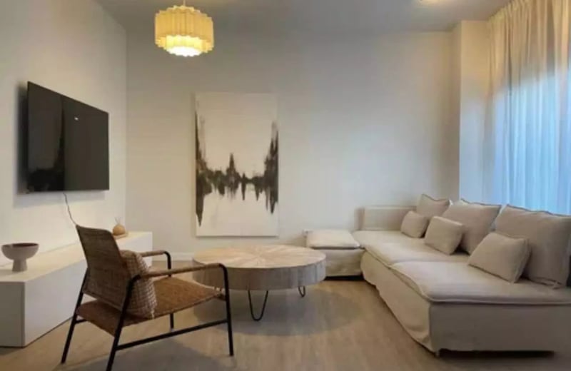 Long-term rental of an 86 m² new apartment in Alicante with terrace, pool, and parking